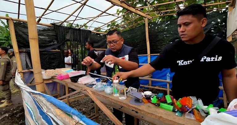 Enam Barak Diduga Sarang Narkoba Dibakar, Bantaran Rel Medan–Binjai Kembali Disorot