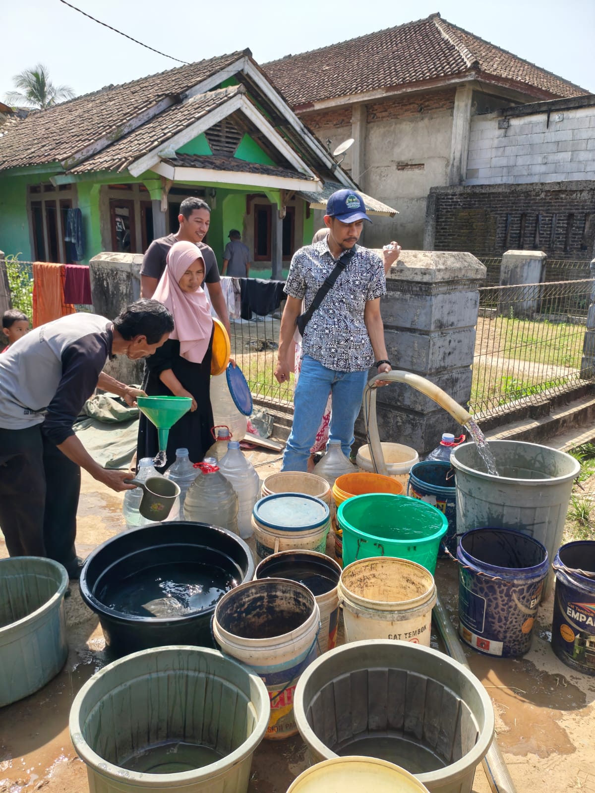 Atasi Krisis Air di Banten, PTPN IV PalmCo Salurkan 101 Ribu Liter Air Bersih untuk Ribuan KK