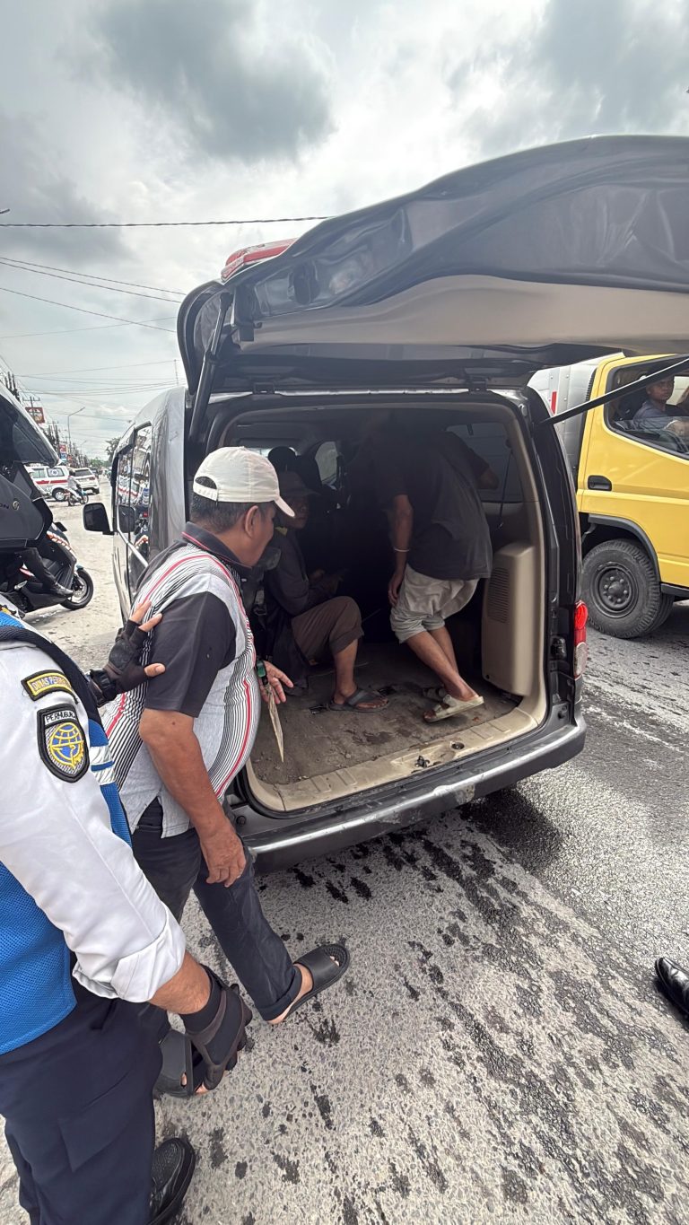 Sapu Bersih Pungli Parkir di Medan Marelan, Tim Dishub Cakrawala Amankan Sejumlah Jukir Liar yang Mengaku Setor ke Oknum PPPK