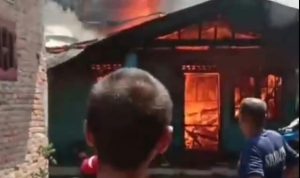 Si Jago Merah Mengamuk di Titi Papan Medan: Lima Unit Rumah Hangus Terbakar, Kerugian Ditaksir Capai Rp700 Juta